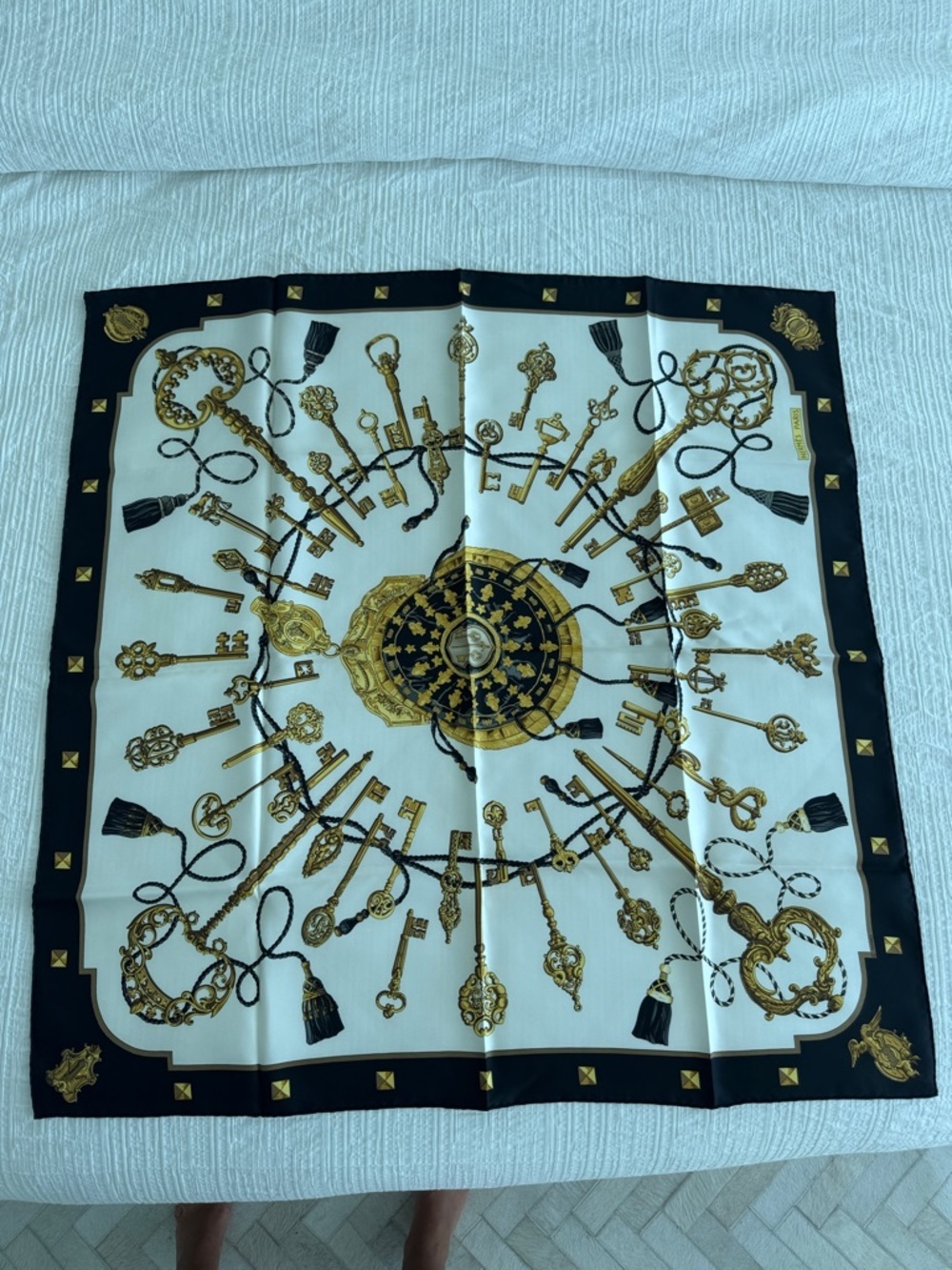 Hermes Scarf Carre 90 Black And White And Multi LES CLES Keys Silk - Picture 2 of 14